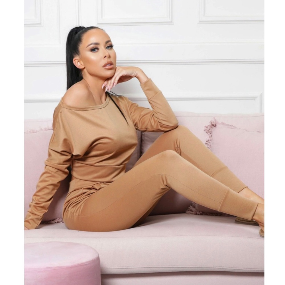 Cute Femme Luxe Camel Two Piece Loungewear Set NWT
